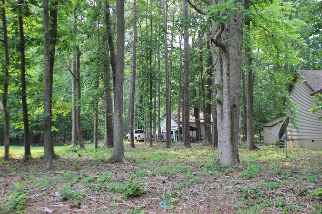 2037 MAYFLOWER DR 