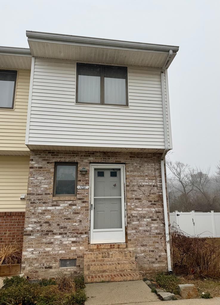 7237 OAK RIDGE PL 