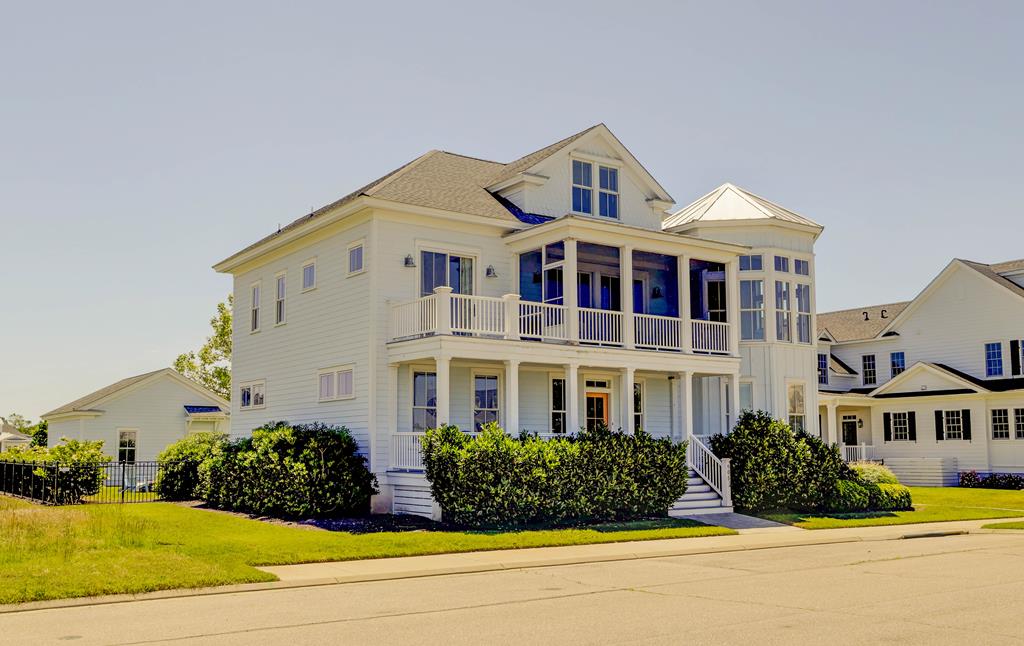 605 CAROUSEL PLACE 