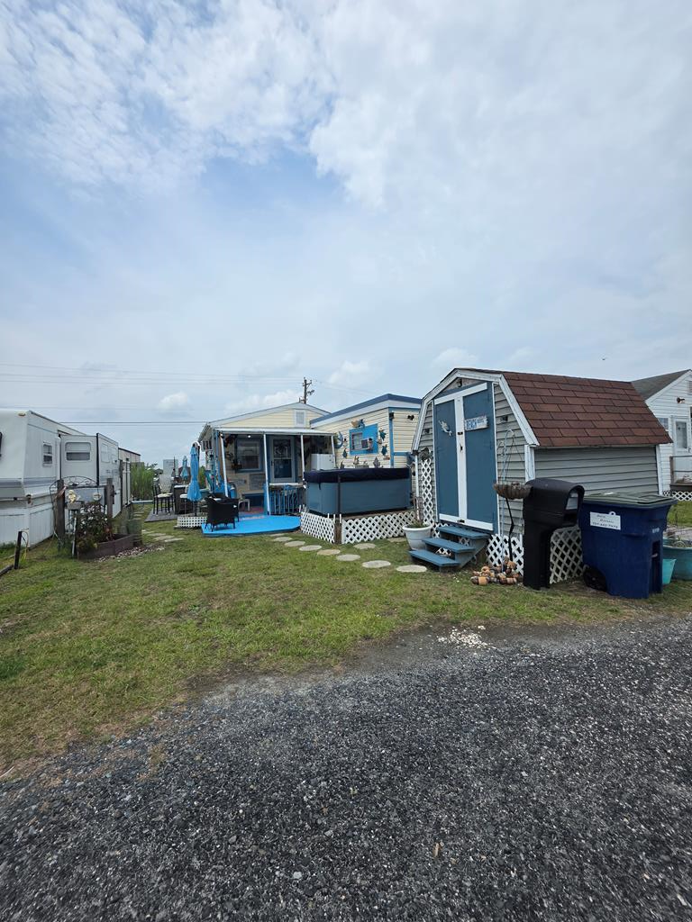 8290 BAY SIDE DR 