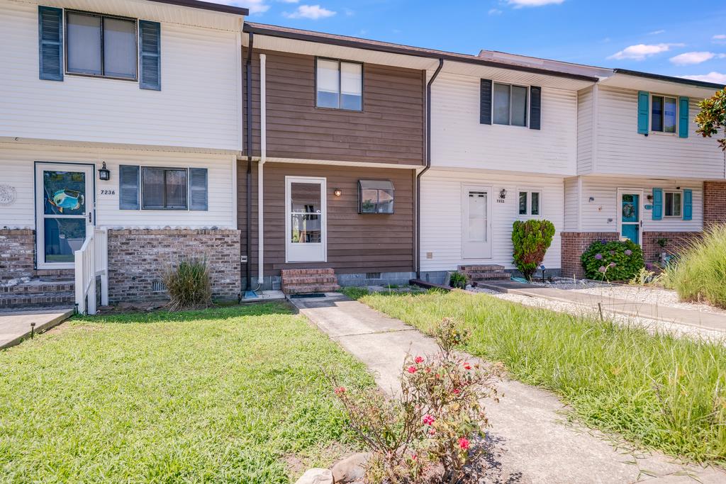Featured Property 7234-12 OAK RIDGE PL 