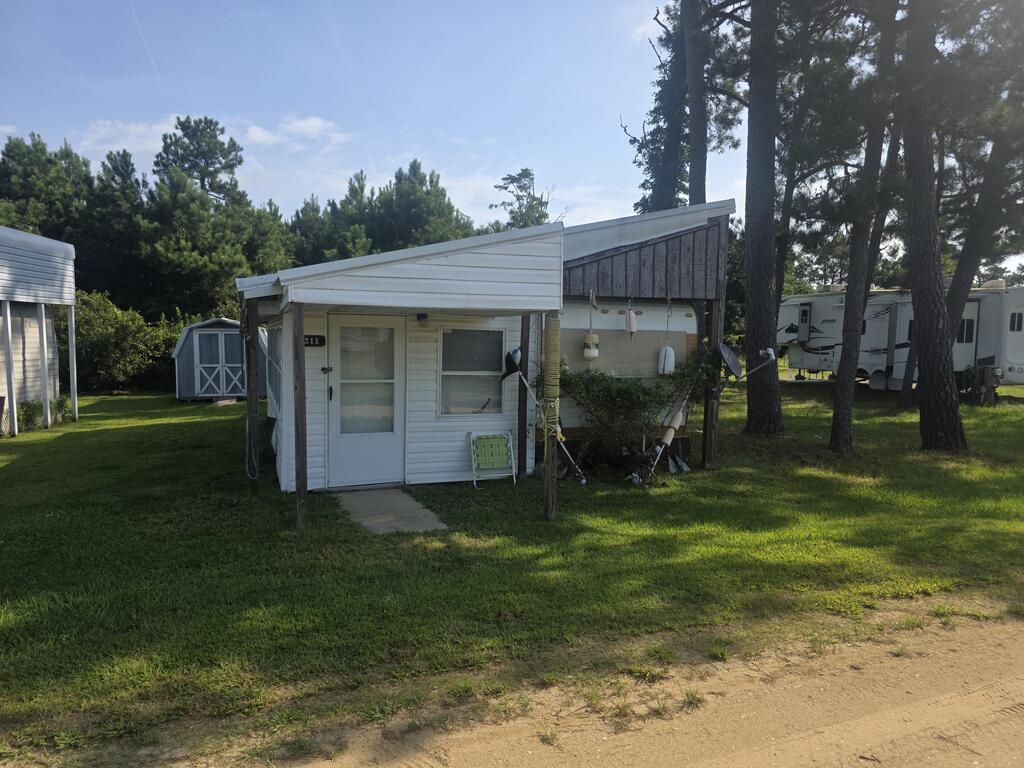 3211 PINE FOREST LN 